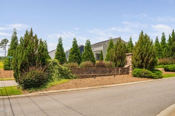 121 Roundrock Ln, Sanford, NC 27330