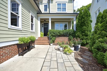 121 Ruskin Dr, Chapel Hill, NC 27516