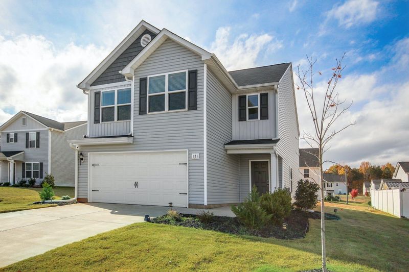 121 Seward Pl, Burlington, NC 27217