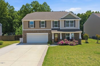 121 Solstice Dr, Haw River, NC 27258
