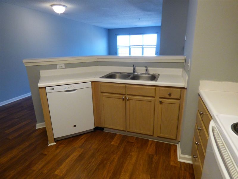 121 Sturbridge Dr, Clayton, NC 27520