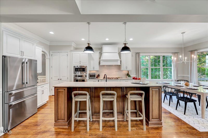 121 Synandra Ln, Holly Springs, NC 27540