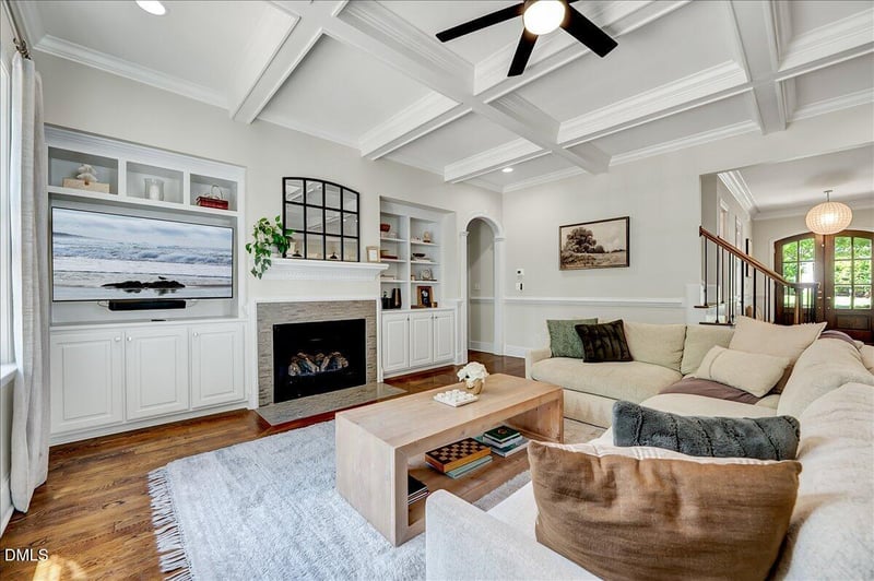 121 Synandra Ln, Holly Springs, NC 27540
