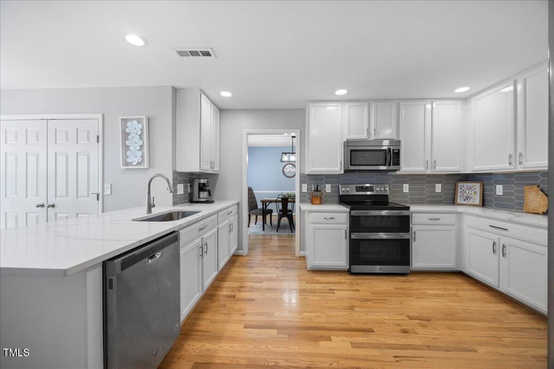 121 Talley Ridge Dr, Holly Springs, NC 27540