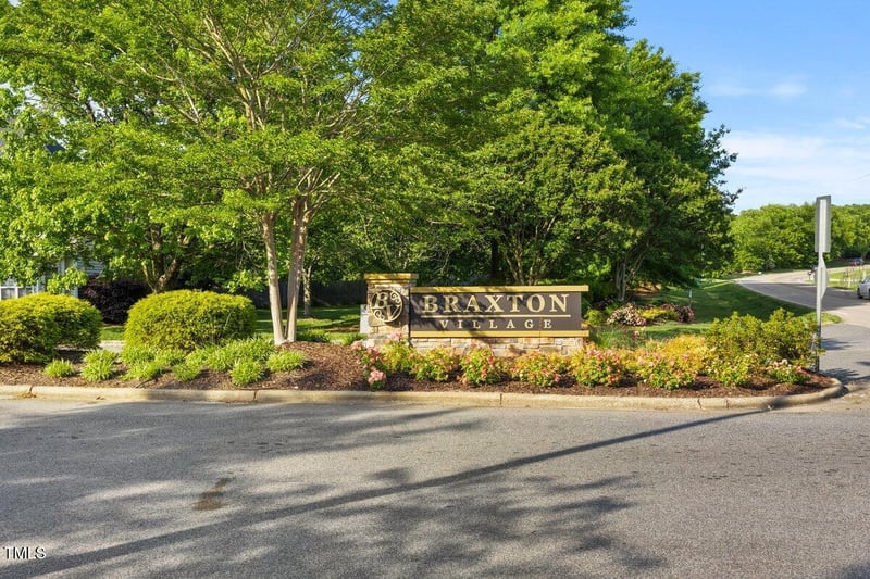 121 Talley Ridge Dr, Holly Springs, NC 27540