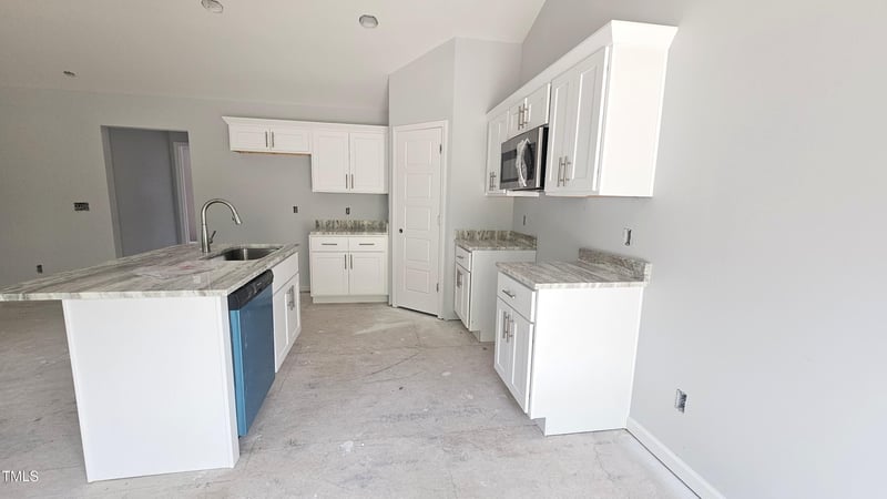 121 Tanglewood Dr, Louisburg, NC 27549