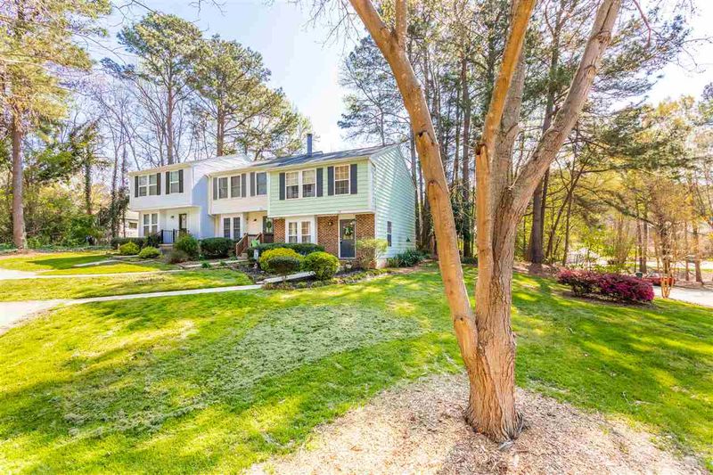 121 Taylors Pond Dr, Cary, NC 27513