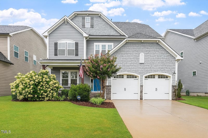 121 Tisbury Dr, Holly Springs, NC 27540