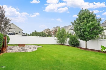 121 Tisbury Dr, Holly Springs, NC 27540