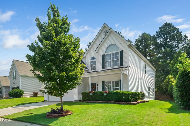 121 Trevor Ridge Dr, Holly Springs, NC 27540
