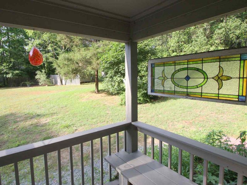 121 Twin Oaks Ct, Pittsboro, NC 27312