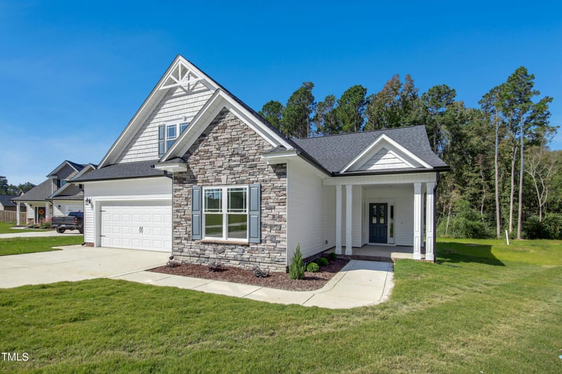 121 Valleydale Dr, Benson, NC 27504