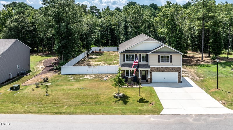 121 Weatherstone Ln, Zebulon, NC 27597