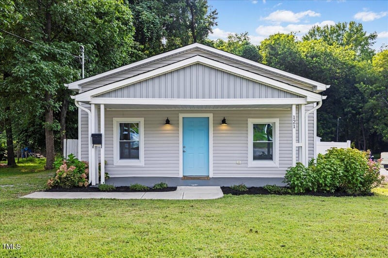 121 West St, Fuquay Varina, NC 27526