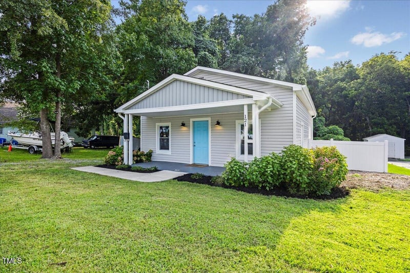 121 West St, Fuquay Varina, NC 27526