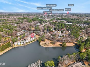 121 Westview Cove Ln, Cary, NC 27513