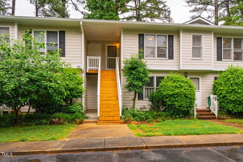 121 Westview Dr, Carrboro, NC 27510