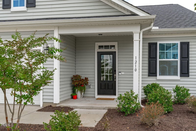 1210 Briar Gate Dr, Holly Springs, NC 27540