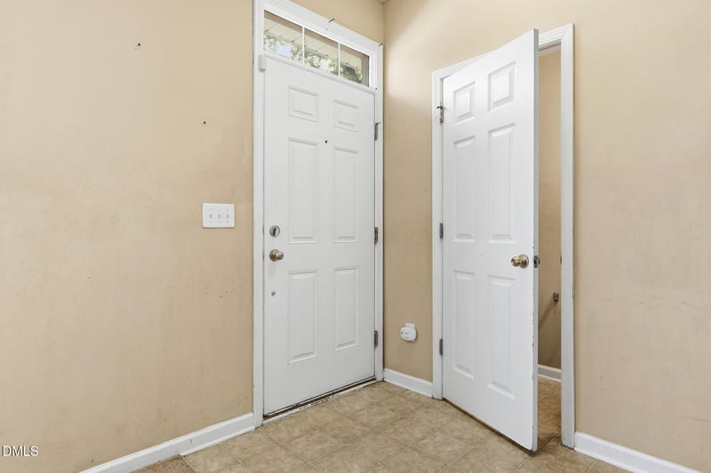 1210 Canyon Rock Ct #104, Raleigh, NC 27610