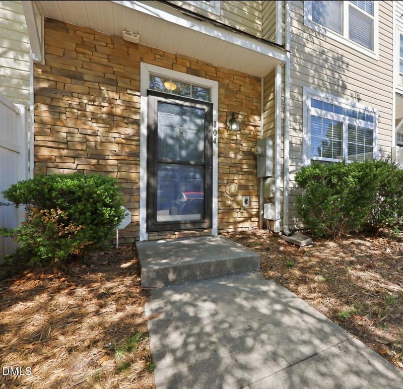 1210 Canyon Rock Ct #104, Raleigh, NC 27610