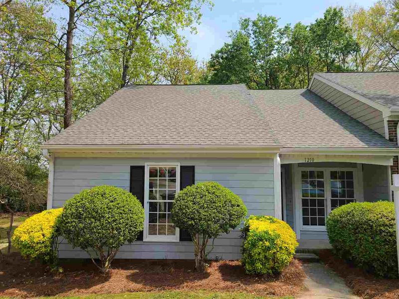 1210 Harwich Ct, Raleigh, NC 27609
