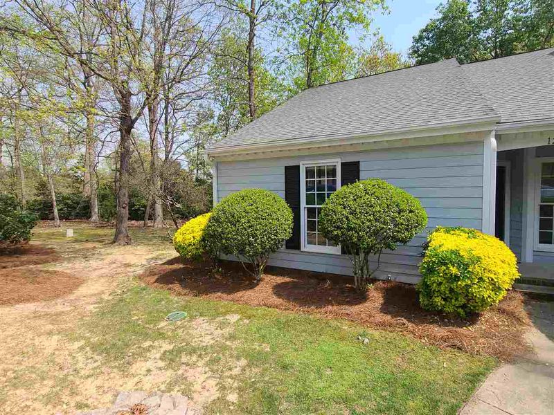 1210 Harwich Ct, Raleigh, NC 27609
