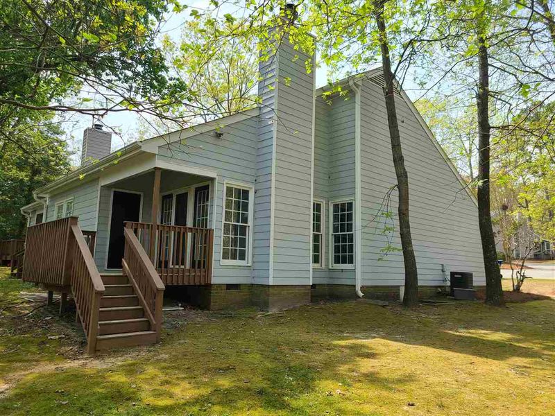 1210 Harwich Ct, Raleigh, NC 27609
