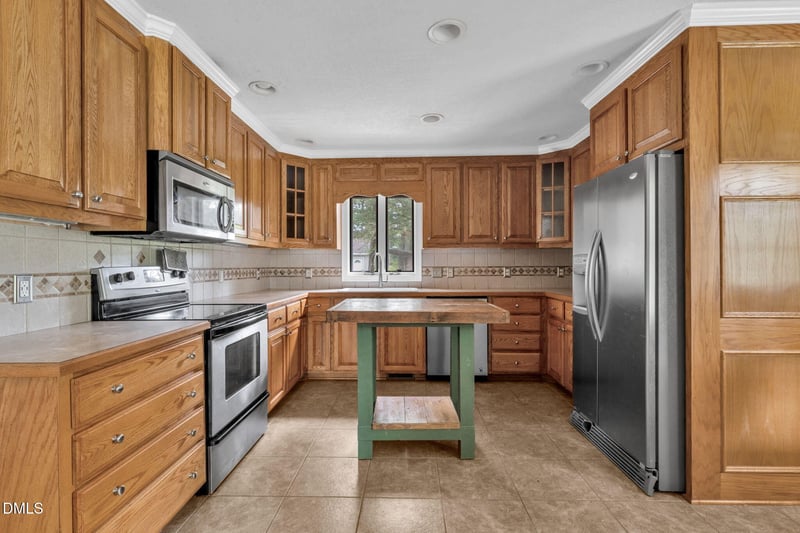 1210 Pineburr Ln, Sanford, NC 27330