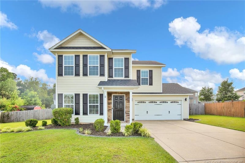 1210 Snipe Ct, Hope Mills, NC 28348