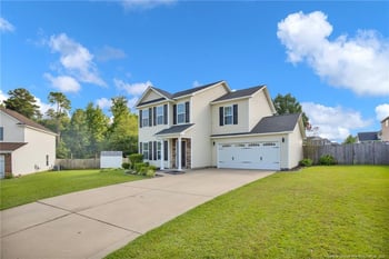 1210 Snipe Ct, Hope Mills, NC 28348