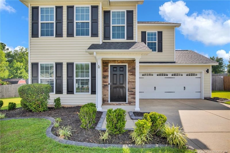 1210 Snipe Ct, Hope Mills, NC 28348