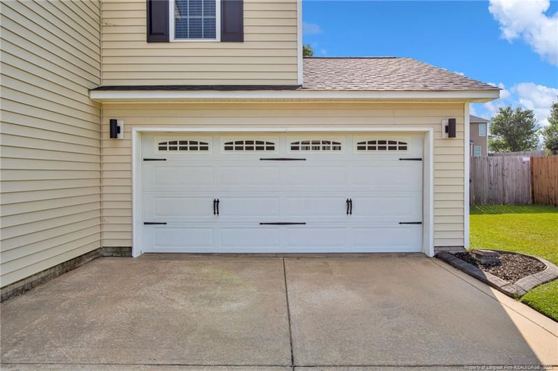 1210 Snipe Ct, Hope Mills, NC 28348