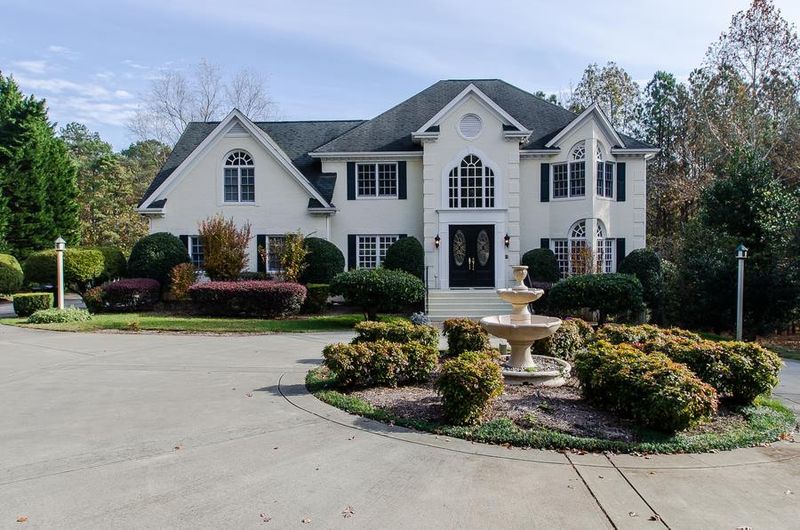 12108 Lockhart Ln, Raleigh, NC 27614
