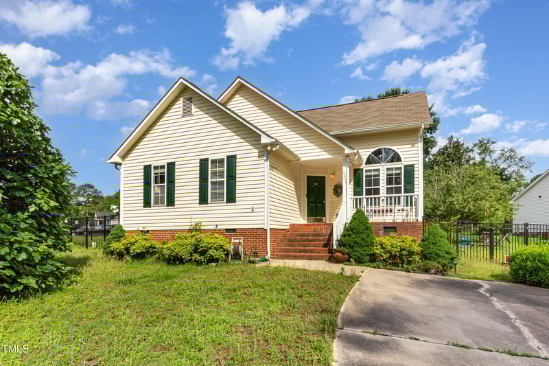 1211 Azalea Dr, Zebulon, NC 27597