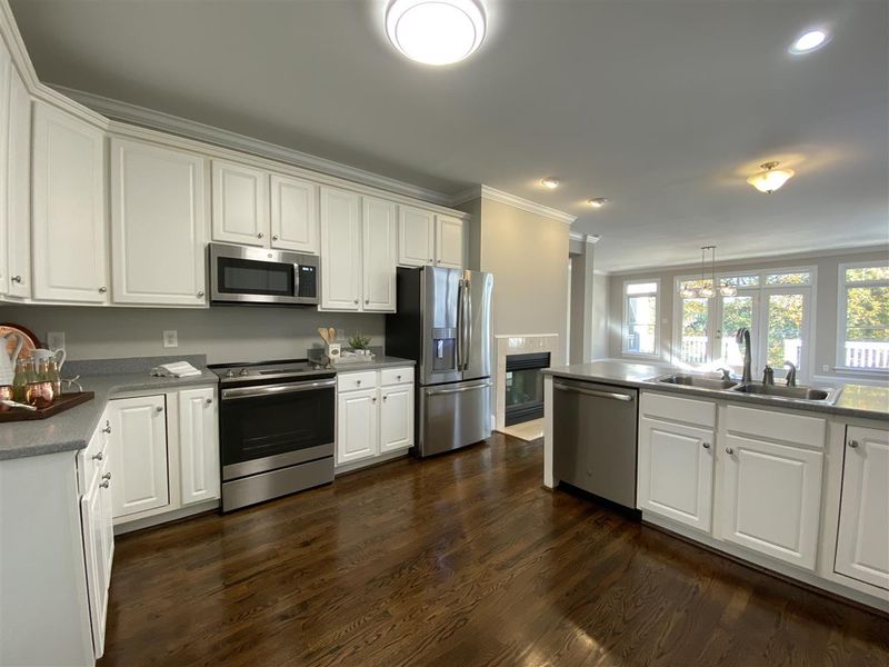 1211 Champions Pointe Dr, Durham, NC 27712