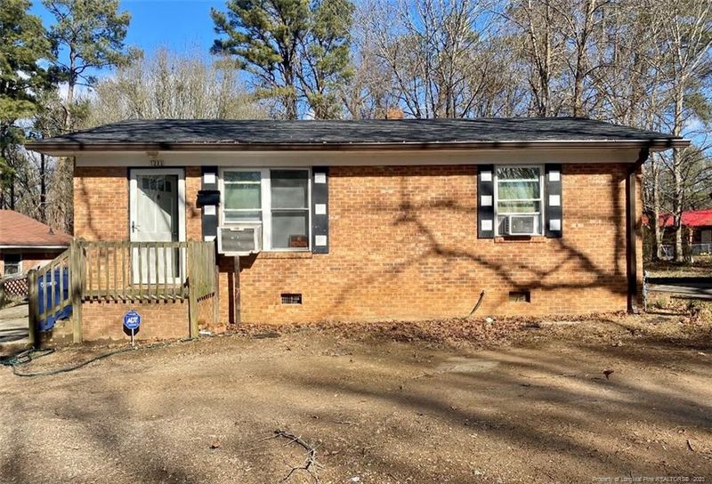 1211 Crest St, Sanford, NC 27330