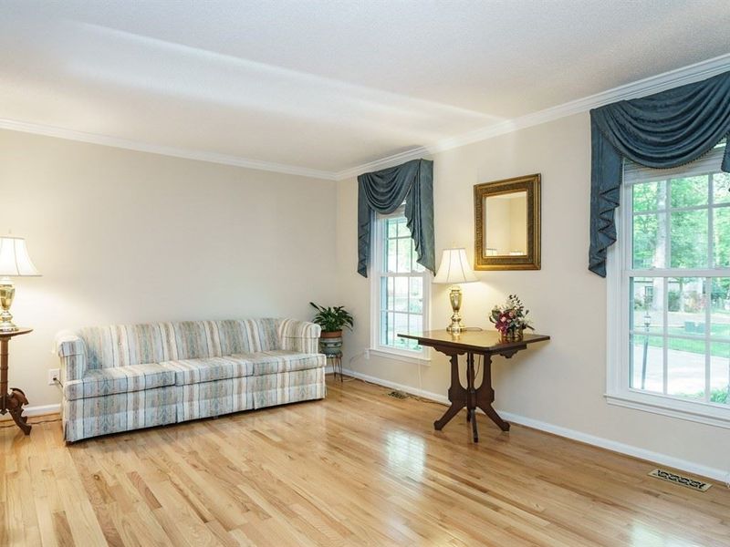 1211 Kenbridge Ln, Cary, NC 27511