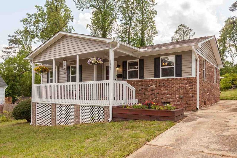 1211 Marlborough Rd, Raleigh, NC 27610