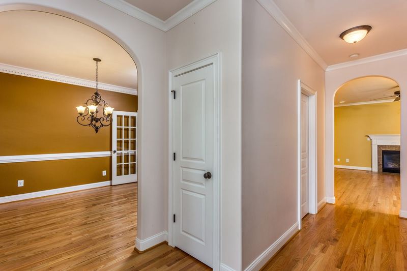 1211 Town Side Dr, Apex, NC 27502