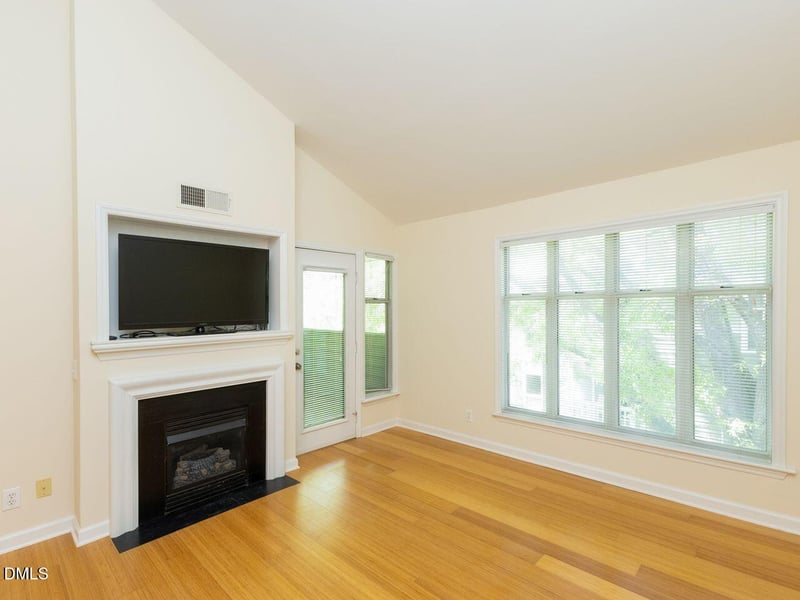 1211 Westview Ln #305, Raleigh, NC 27605