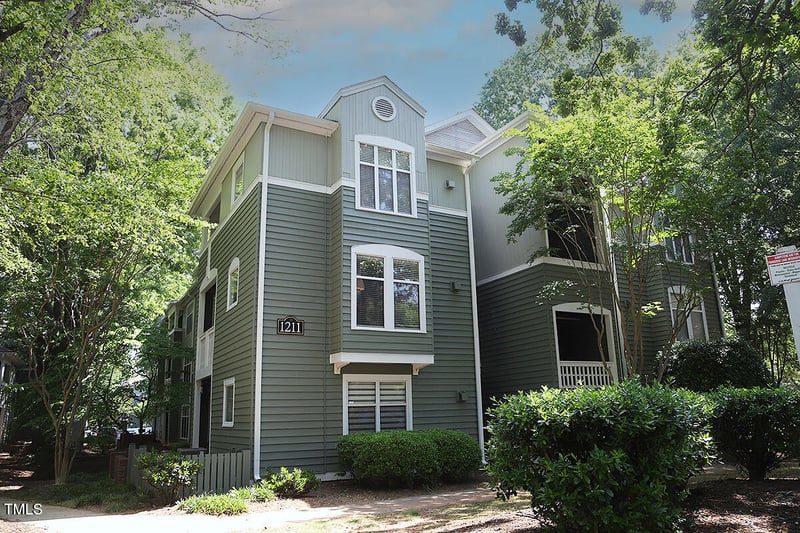 1211 Westview Ln, Raleigh, NC 27605