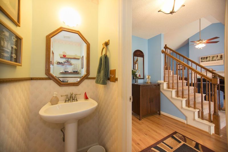 12113 Ranleigh Ct, Raleigh, NC 27613