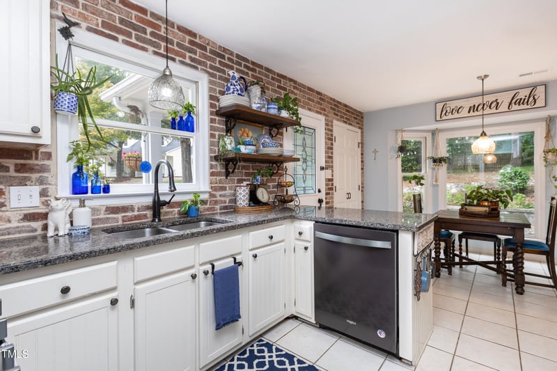 12116 Queensbridge Ct, Raleigh, NC 27613