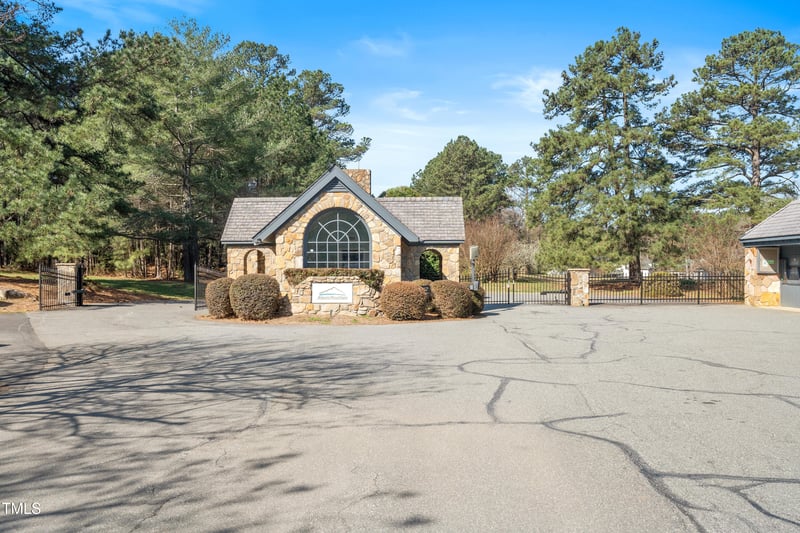 12117 Cliffside Cir, Raleigh, NC 27614