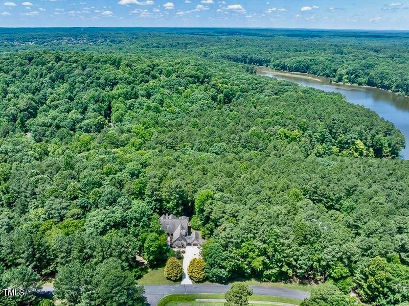 12117 Cliffside Cir, Raleigh, NC 27614