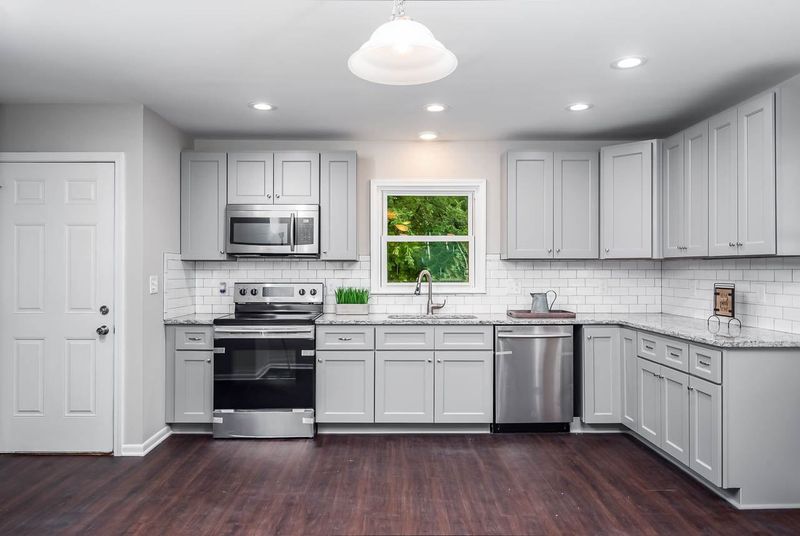 1212 Boyer St, Raleigh, NC 27610