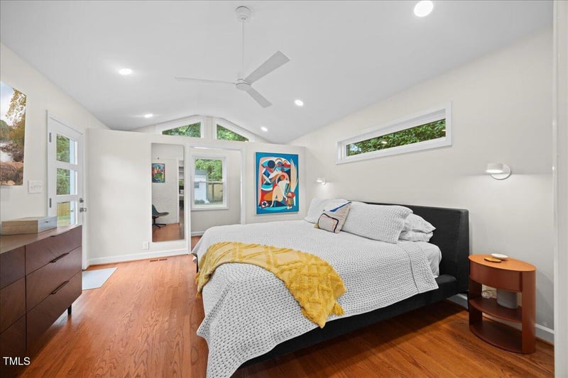 1212 Brookside Dr, Raleigh, NC 27604