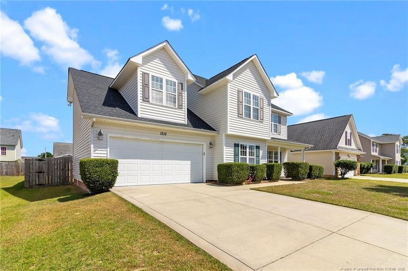 1212 Chimney Swift Dr, Fayetteville, NC 28306