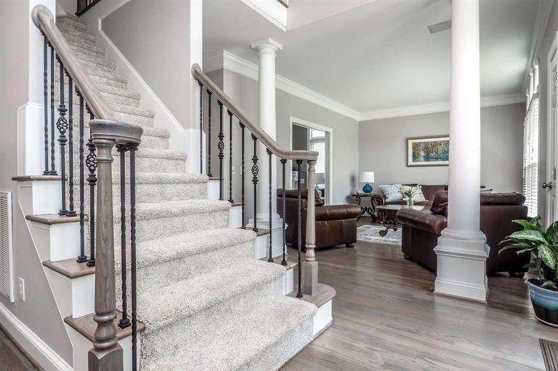 1212 Enchanted Oaks Dr, Raleigh, NC 27606