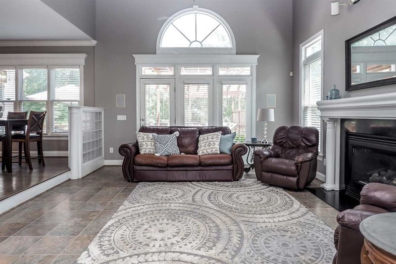 1212 Enchanted Oaks Dr, Raleigh, NC 27606